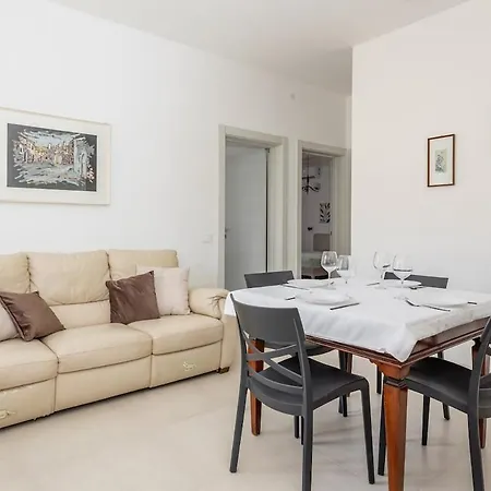 Mary - 3 Bedrooms And 3 Private Bathrooms Free Wifi * Oristano