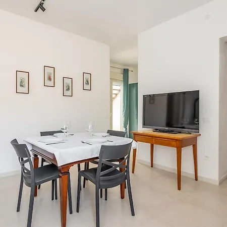 Mary - 3 Bedrooms And 3 Private Bathrooms Free Wifi Διαμέρισμα