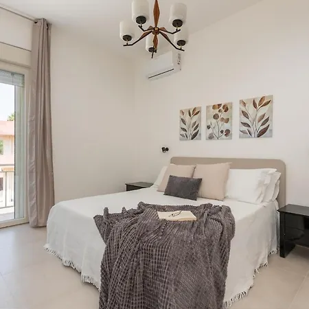 Mary - 3 Bedrooms And 3 Private Bathrooms Free Wifi Oristano