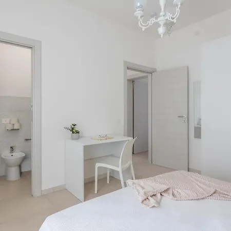 Mary - 3 Bedrooms And 3 Private Bathrooms Free Wifi Apartment